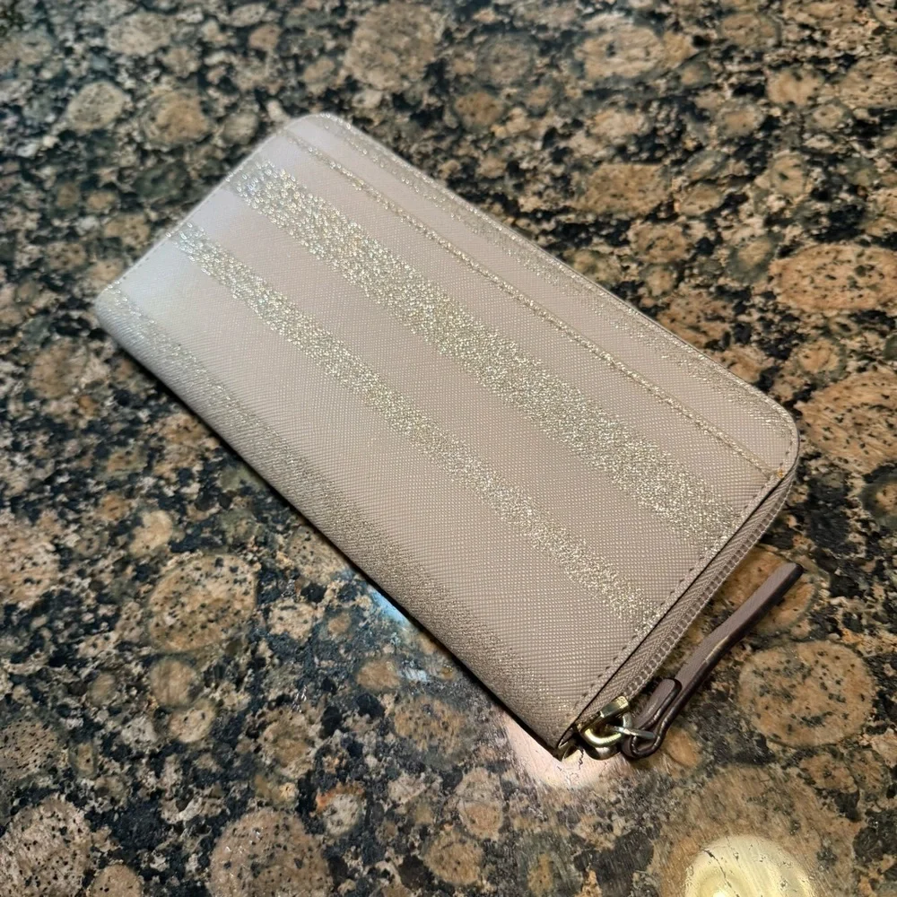 Kate Spade Metallic Silver Zip Wallet